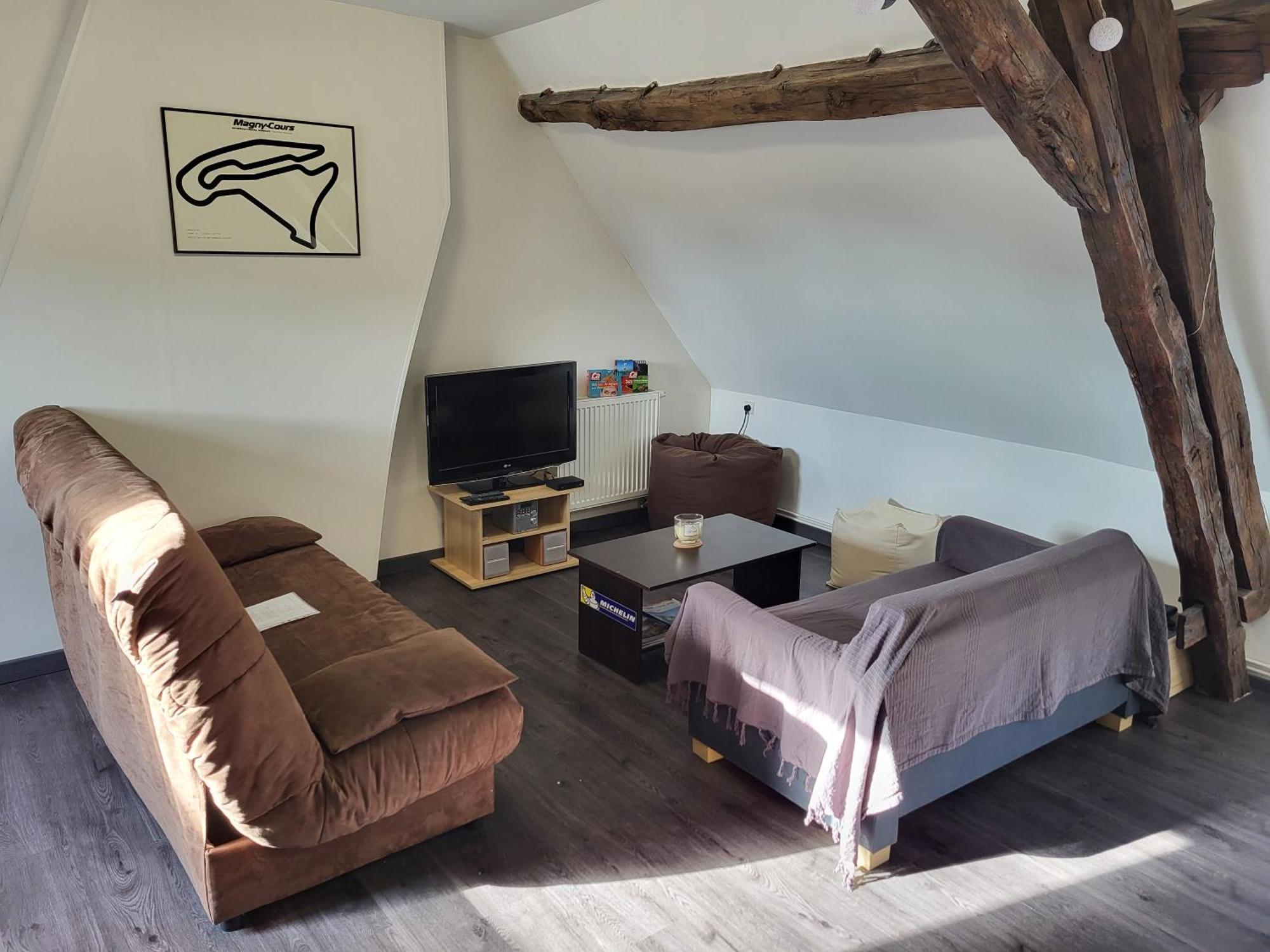 Appartement Au Pied Du Circuit De Magny-Cours Eksteriør billede