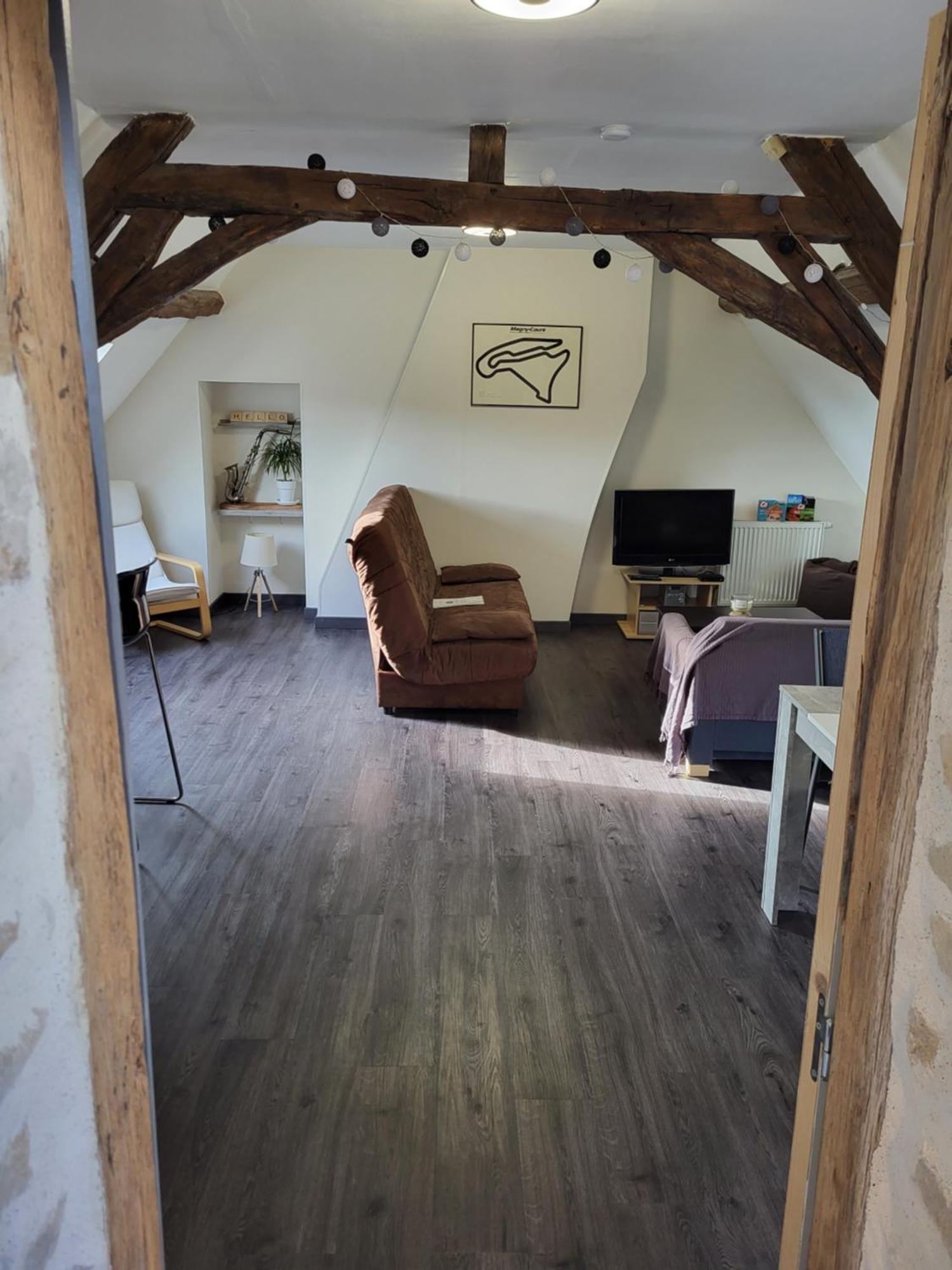 Appartement Au Pied Du Circuit De Magny-Cours Eksteriør billede